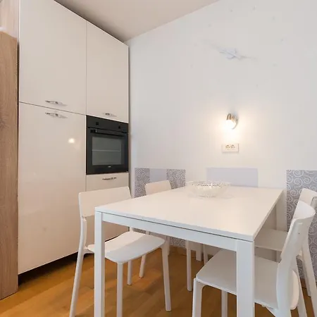 Njegoseva With Big Terrace Appartamento